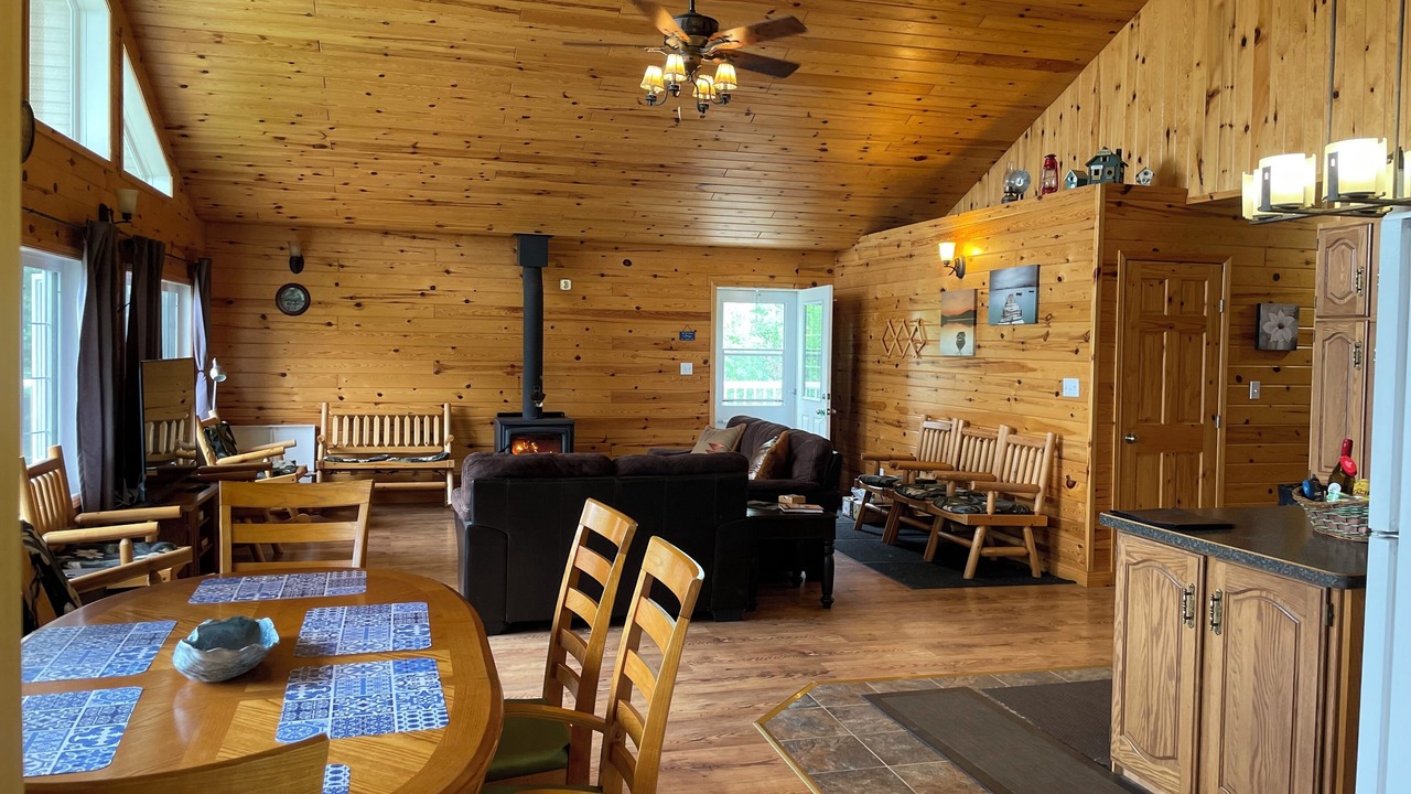 Photo of Livingroom in Falcon Lake