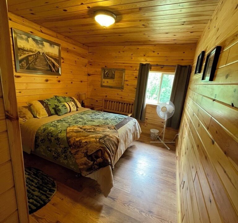 Photo of Bedroom in Falcon Lake