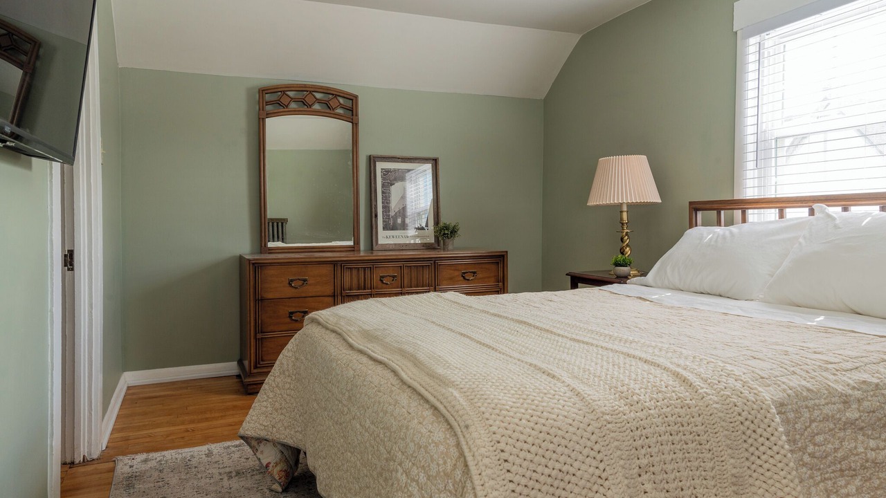 Photo of Bedroom in Calumet