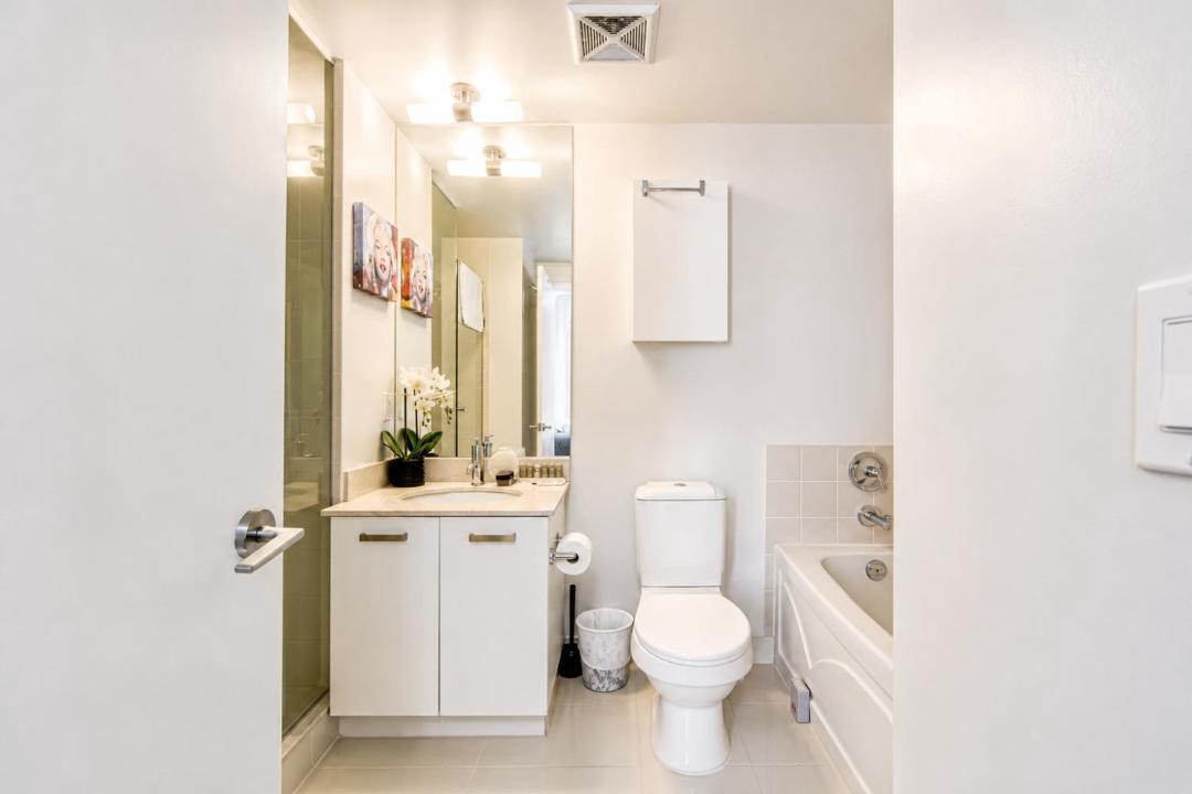 Photo of Bathroom in Bay Cloverhill