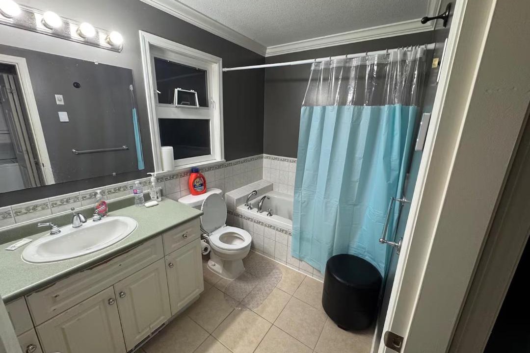 Photo of Bathroom in Steveston