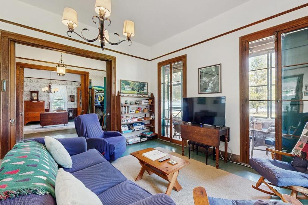 Photo of Livingroom in Rock Stream