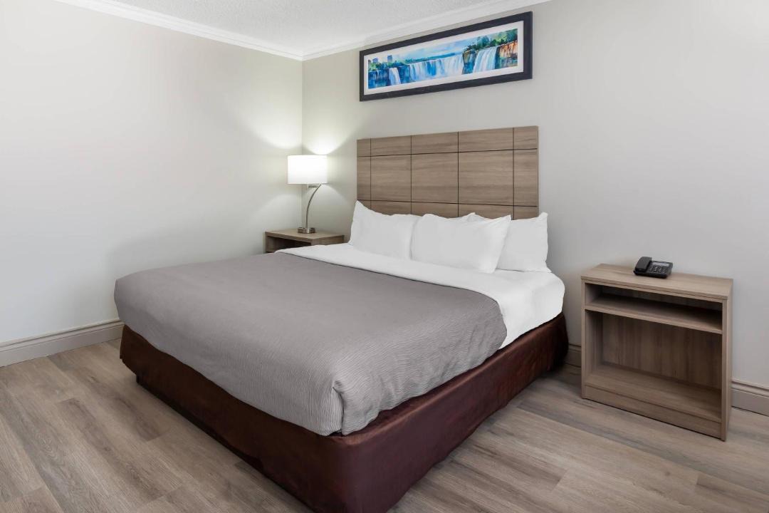 Photo of Bedroom in Fallsview