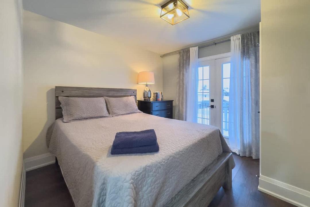 Photo of Bedroom in Crystal Beach