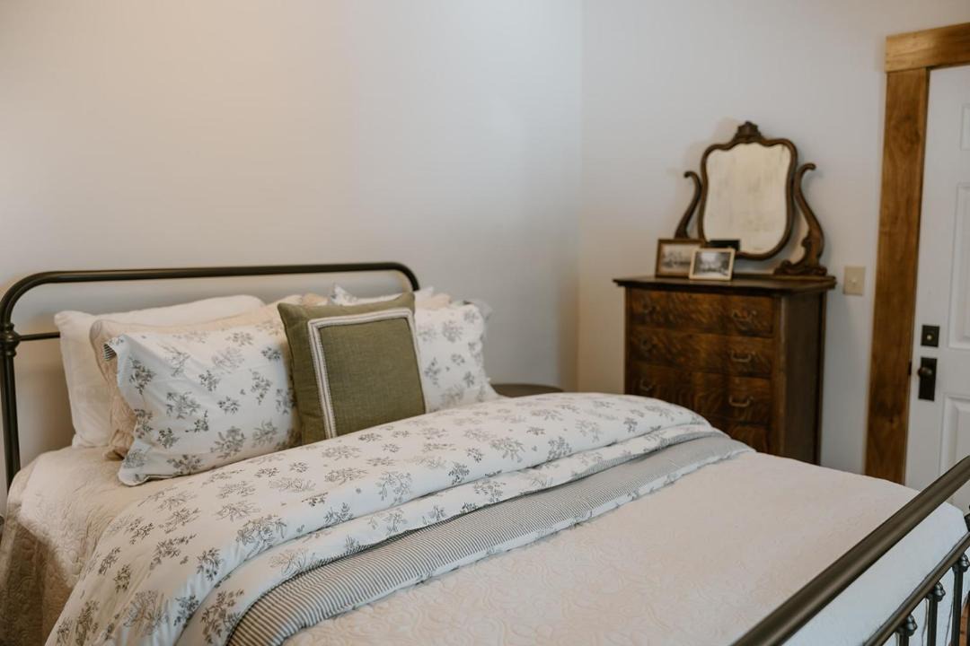Photo of Bedroom in Shelby