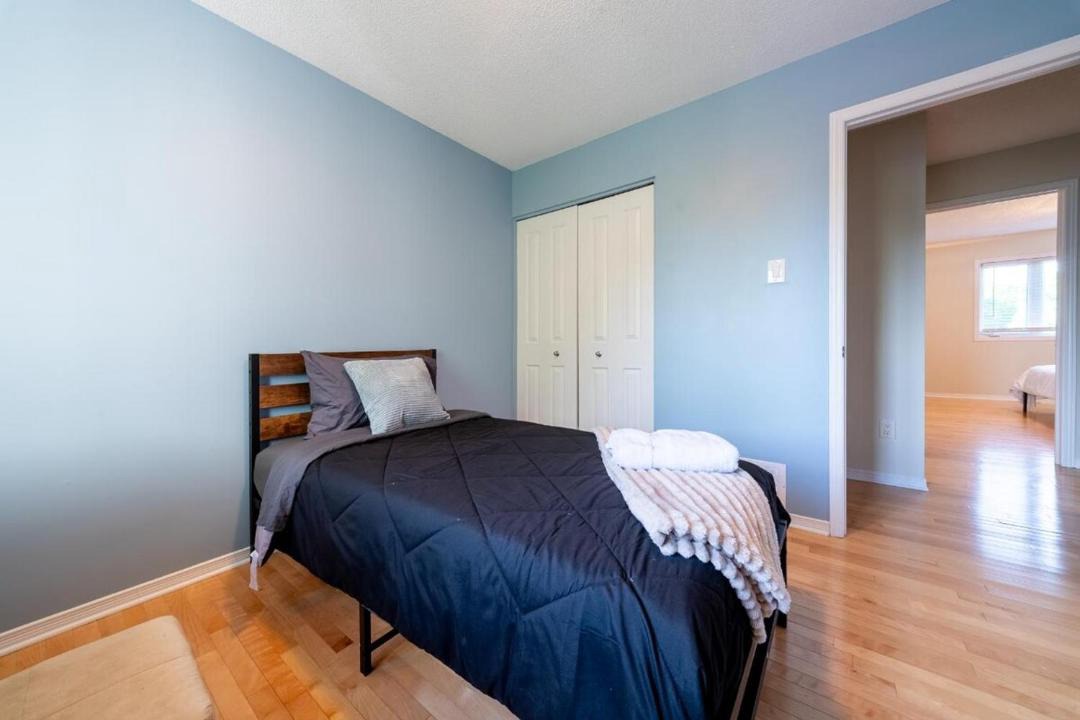 Photo of Bedroom in Aylmer
