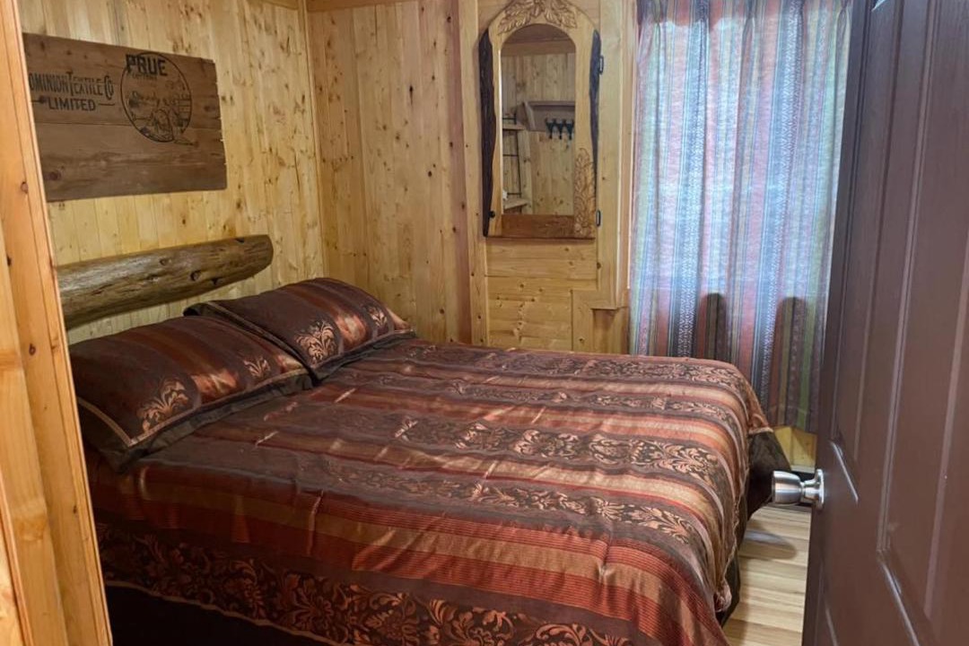 Photo of Bedroom in Lejeune