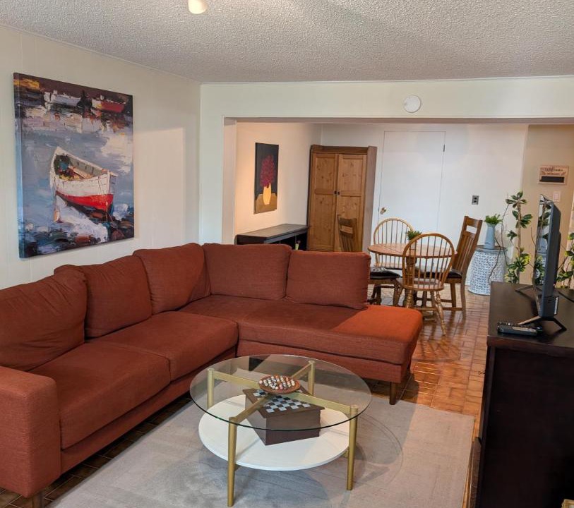 Photo of Livingroom in Rockcliffe - Smythe