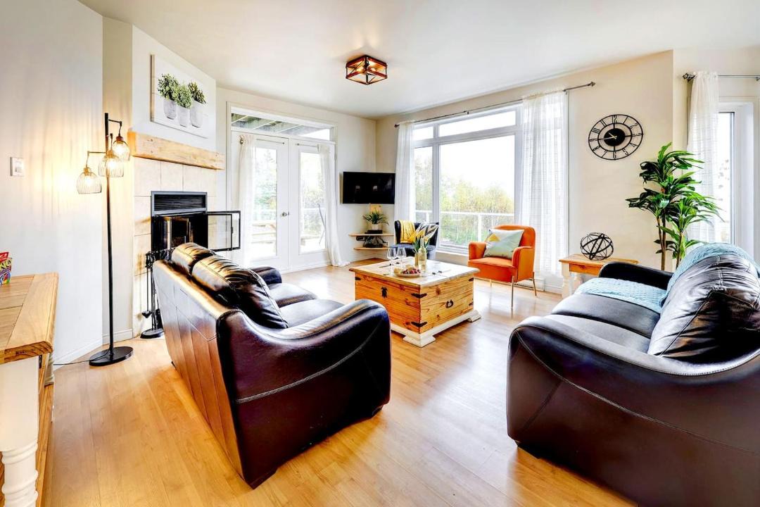 Photo of Livingroom in Petite-Riviere-Saint-Francois