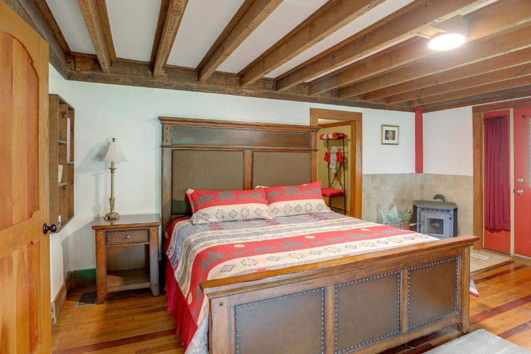 Photo of Bedroom in Spring Creek
