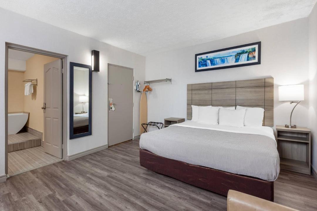 Photo of Bedroom in Fallsview