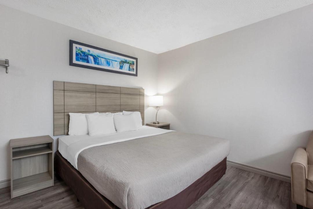 Photo of Bedroom in Fallsview