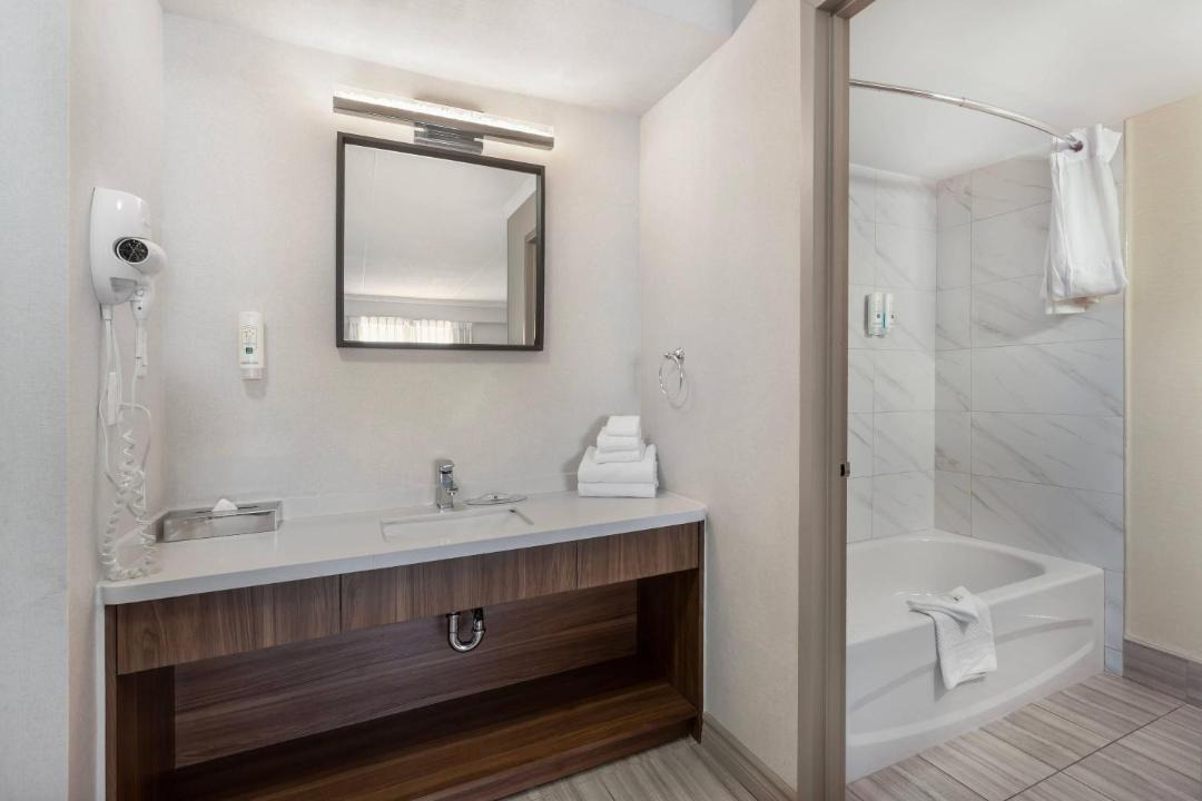 Photo of Bathroom in Fallsview