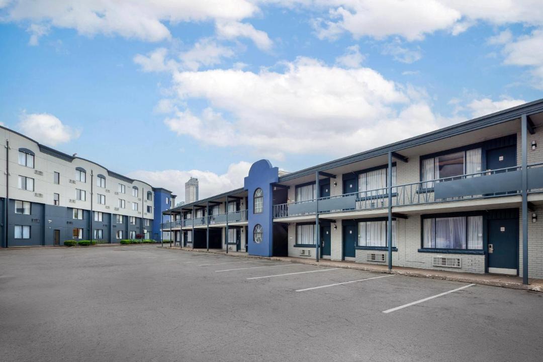 Photo of Buildings in Fallsview