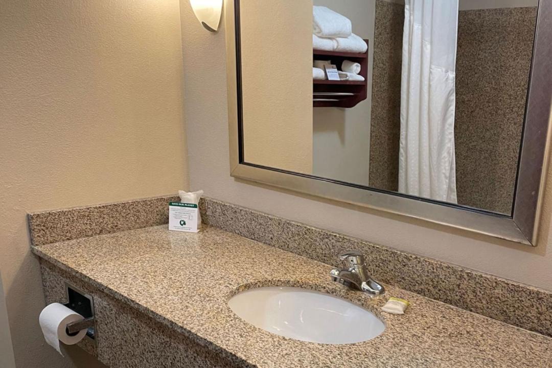 Photo of Bathroom in Niagara Falls