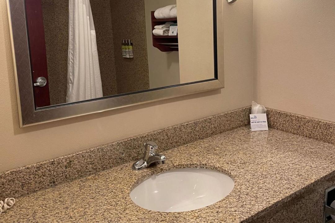 Photo of Bathroom in Niagara Falls