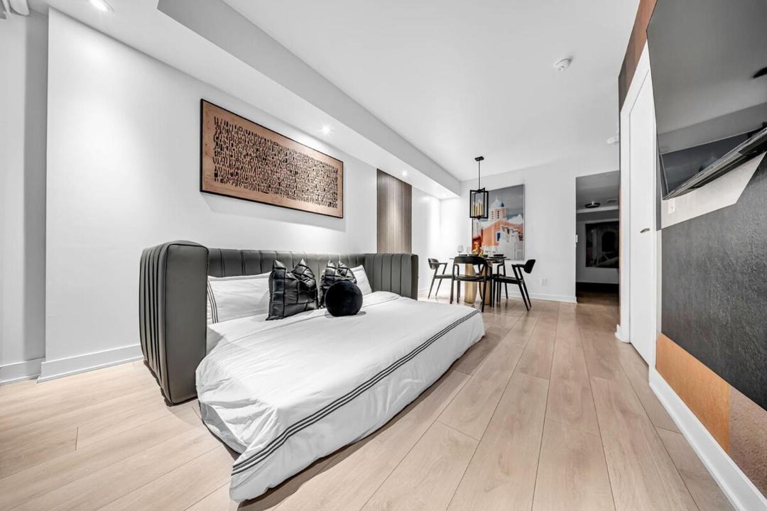 Photo of Bedroom in Bloor-Yorkville