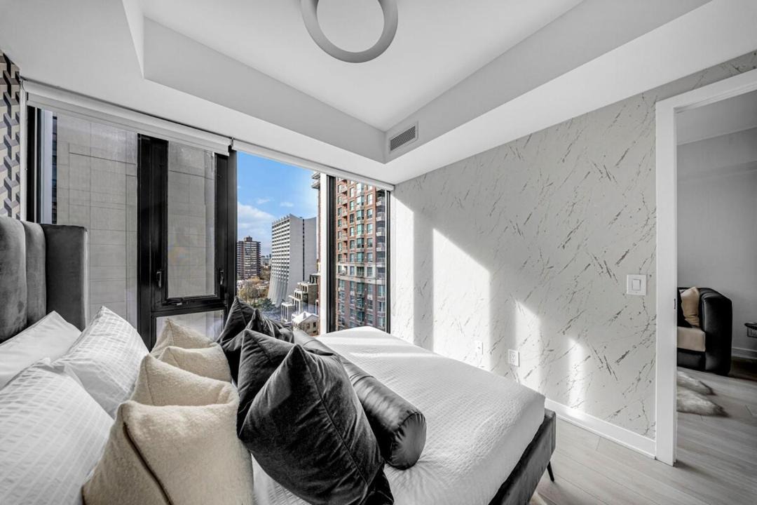 Photo of Bedroom in Bloor-Yorkville