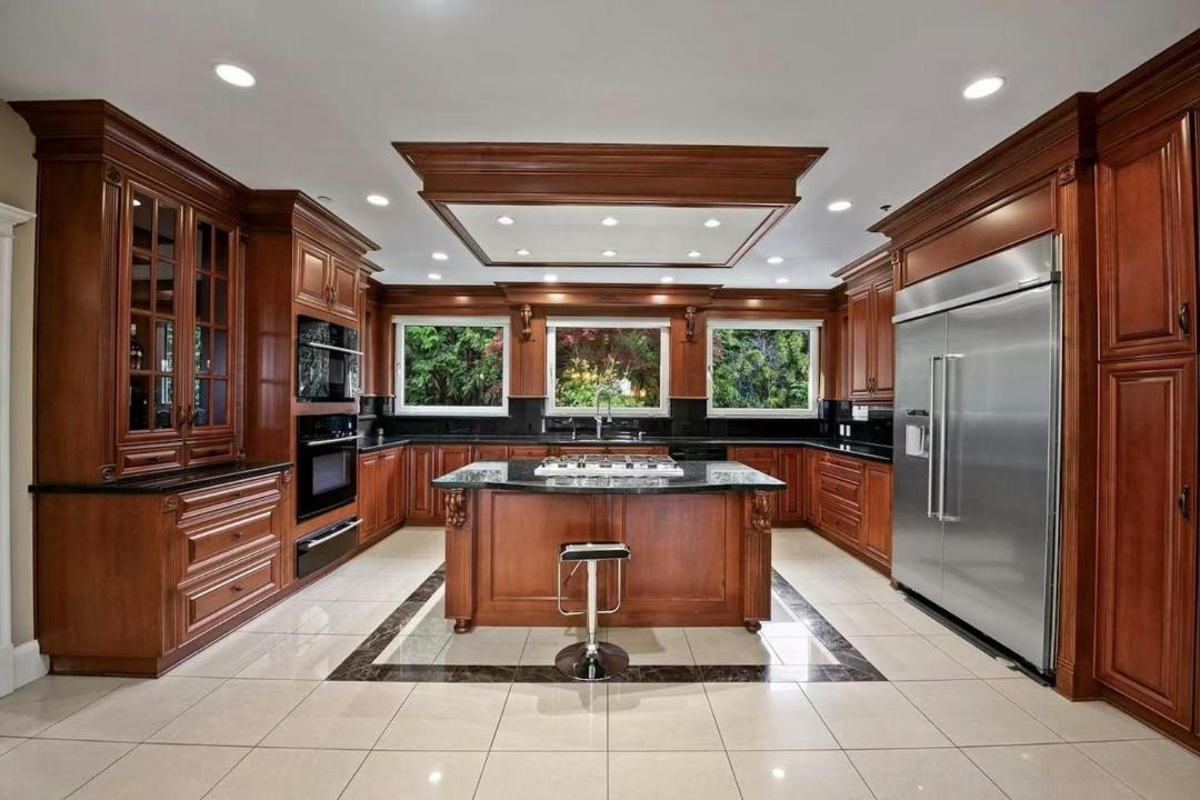 Photo of Kitchen in West Vancouver
