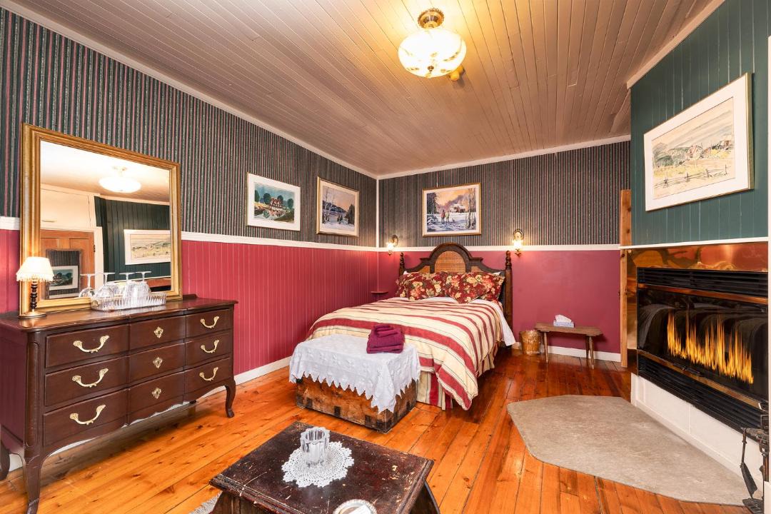 Photo of Bedroom in Pointe-au-Pic