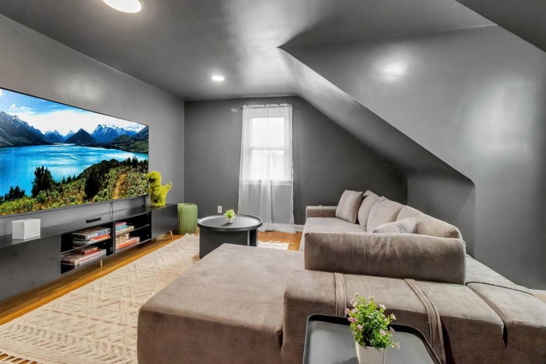 Photo of Livingroom in Cheektowaga