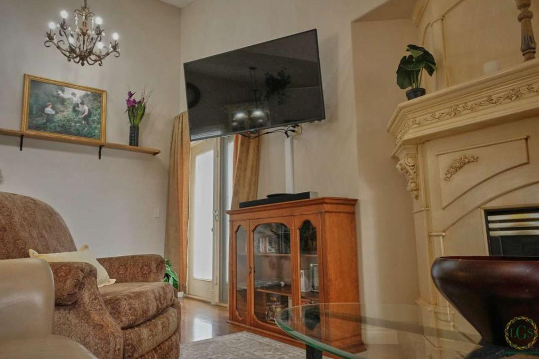 Photo of Livingroom in Arbour Lake