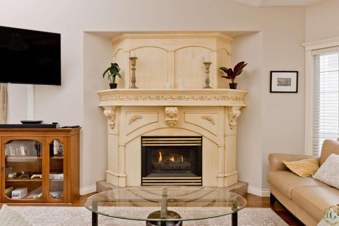 Photo of Livingroom in Arbour Lake