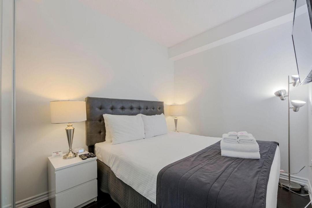 Photo of Bedroom in Bay Street Corridor