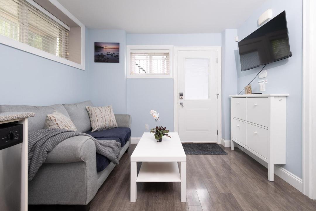 Photo of Bedroom in Renfrew-Collingwood