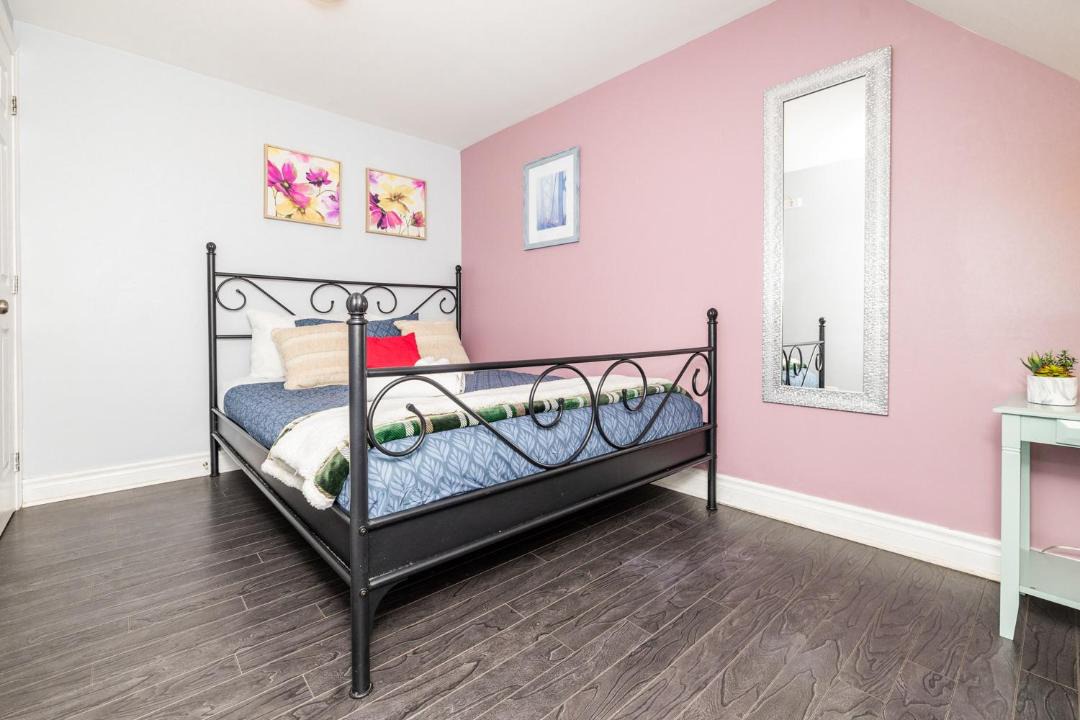 Photo of Bedroom in Centretown West