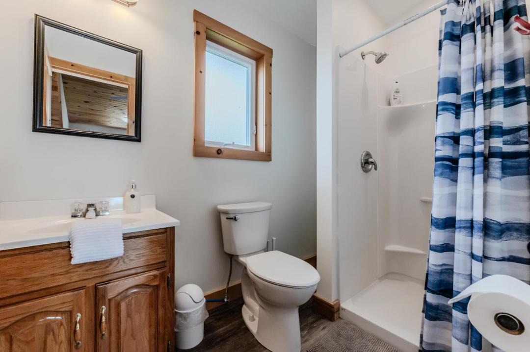 Photo of Bathroom in Colpoys Bay