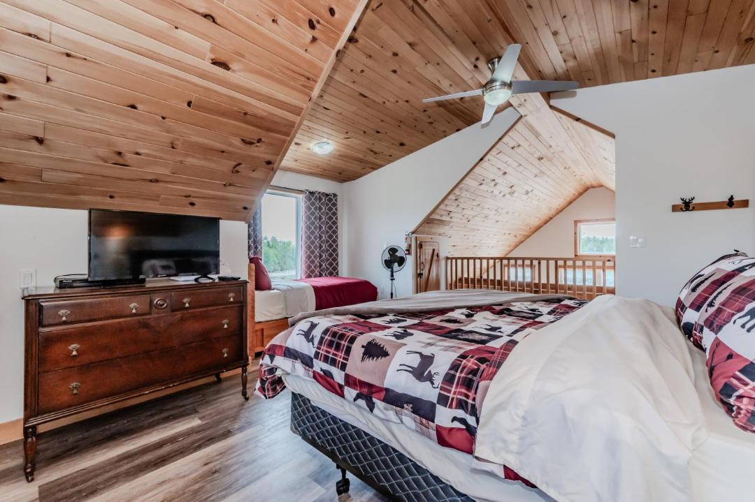 Photo of Bedroom in Colpoys Bay