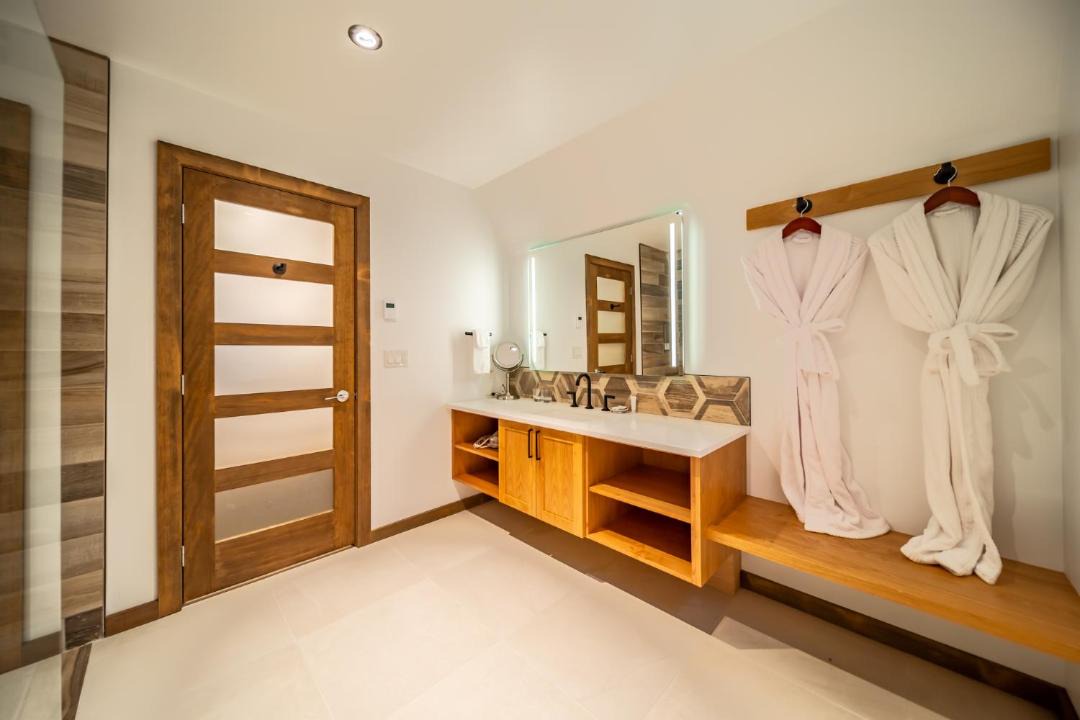 Photo of Bathroom in Nakusp