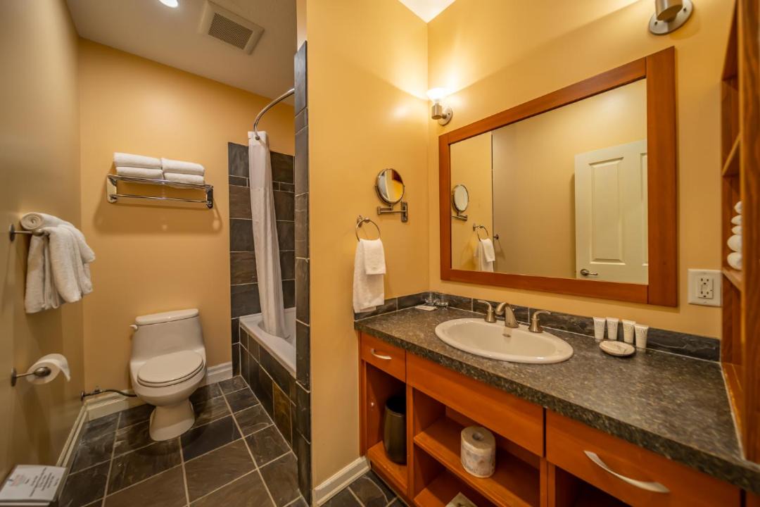 Photo of Bathroom in Nakusp