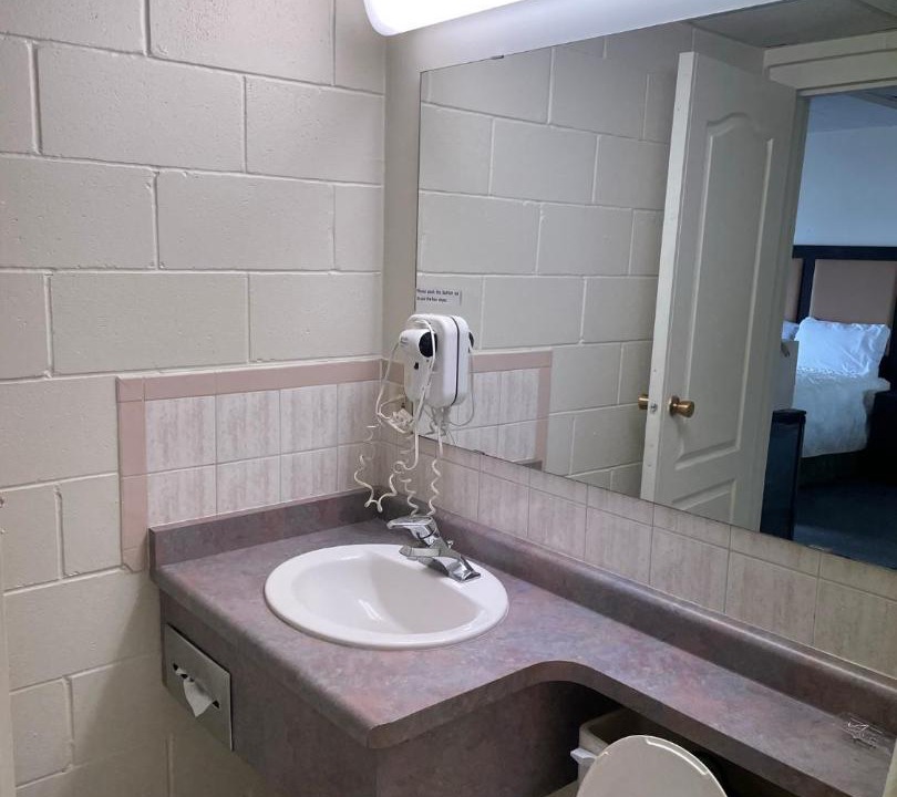 Photo of Bathroom in Niagara Falls