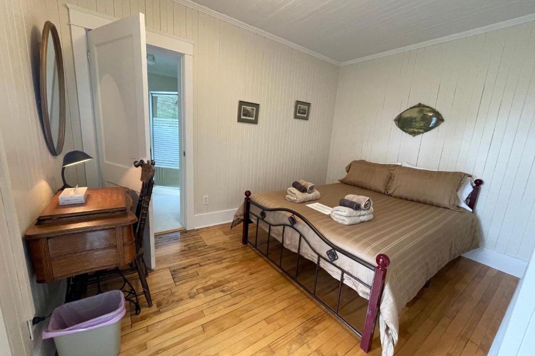 Photo of Bedroom in Compton