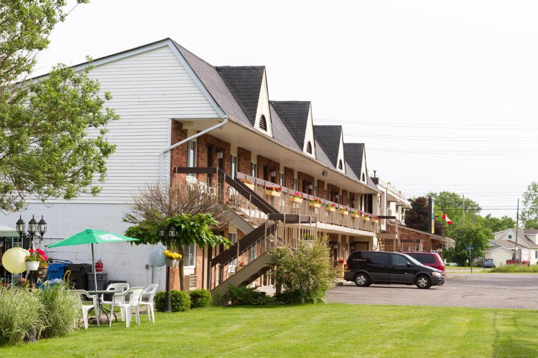 Photo of Buildings in Chippawa