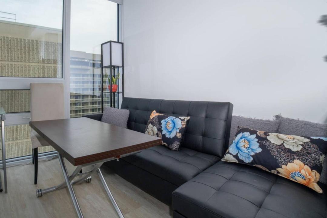 Photo of Livingroom in Bay Street Corridor