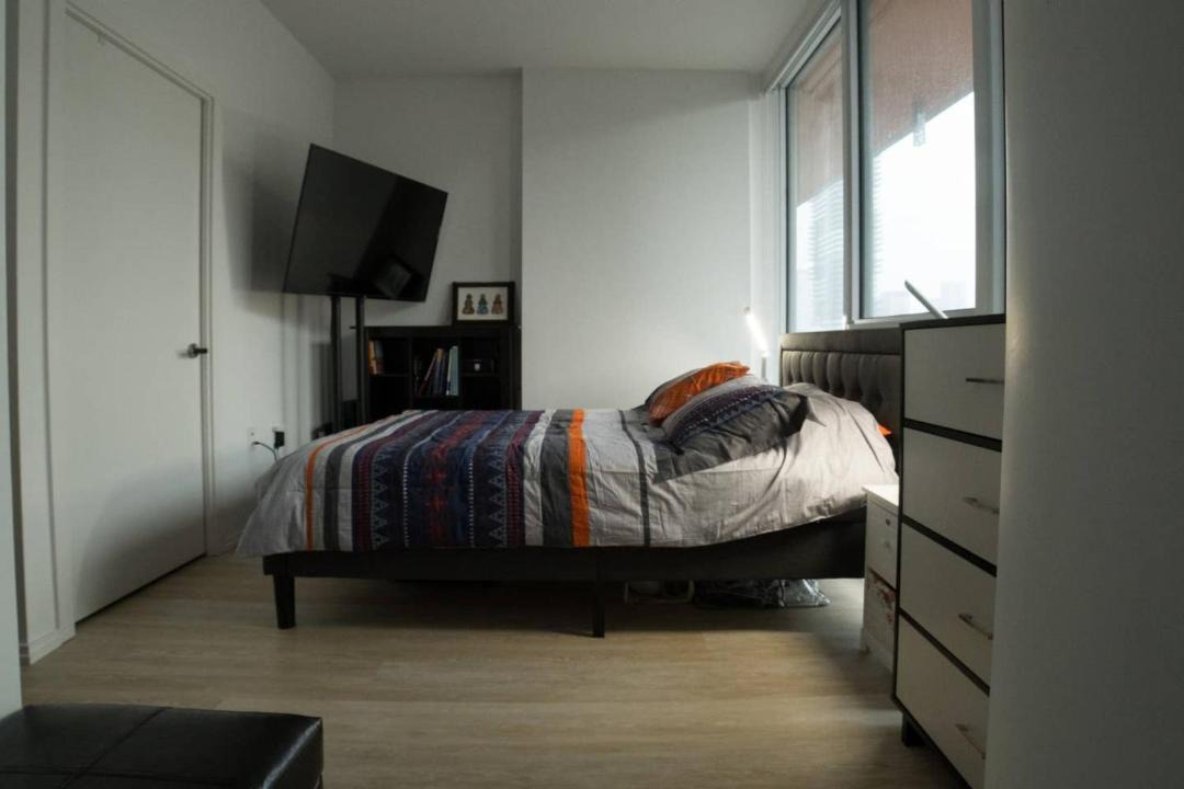 Photo of Bedroom in Bay Street Corridor