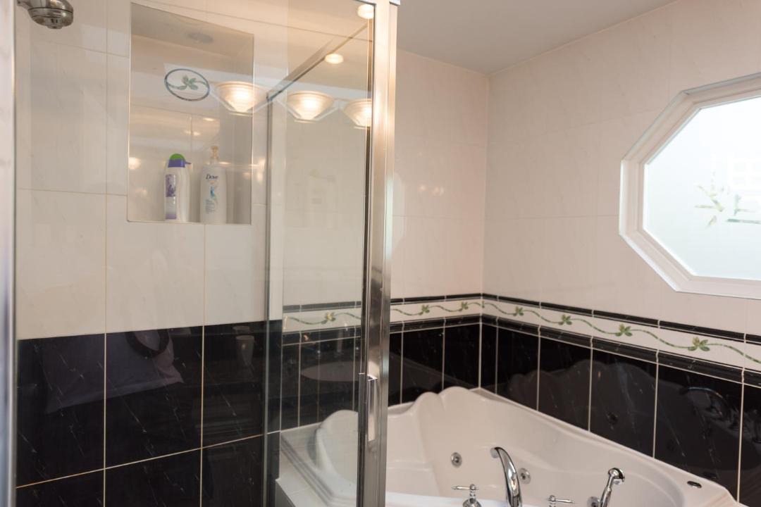 Photo of Bathroom in Marpole