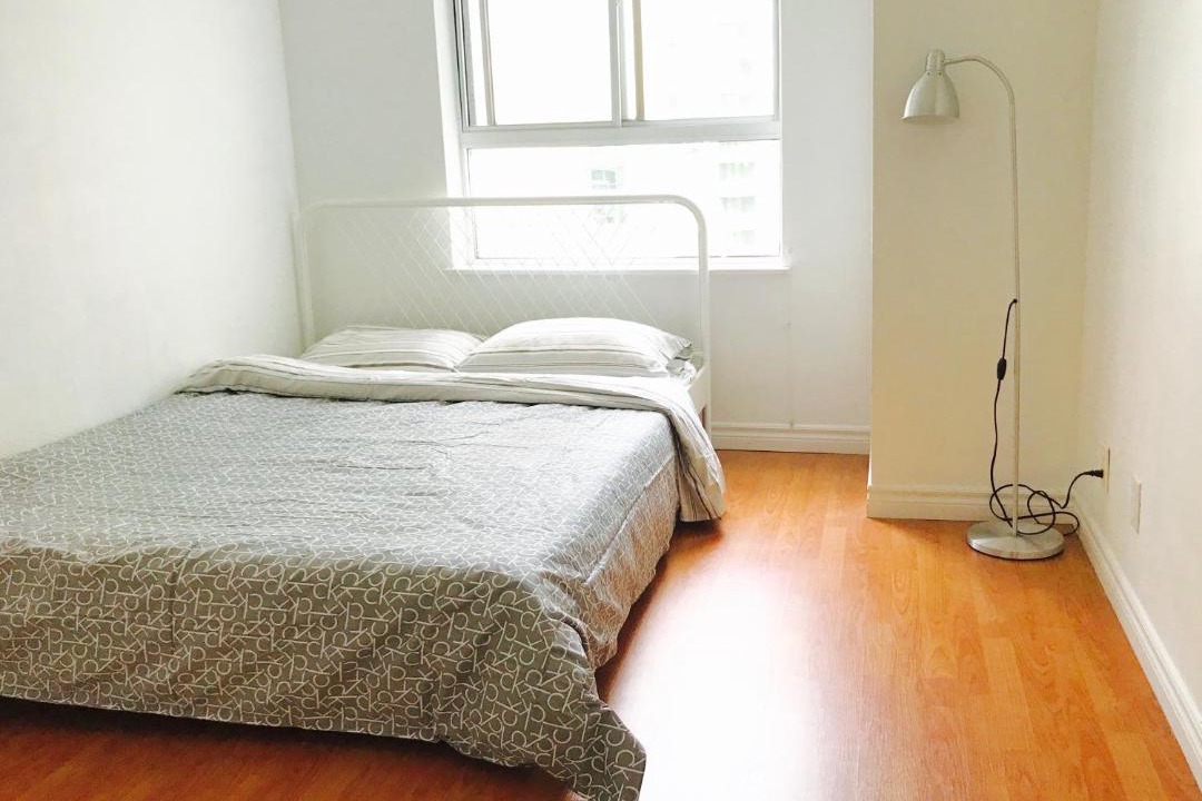 Photo of Bedroom in Bay Street Corridor