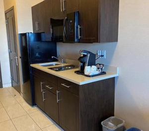 Kindersley Hotel 