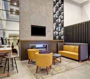 Holiday Inn Express Whit 