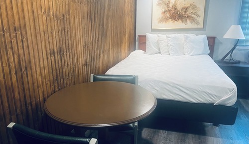 Family Room, 1 Bedroom