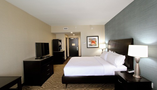 Room, 1 King Bed (Drinks & Snacks)