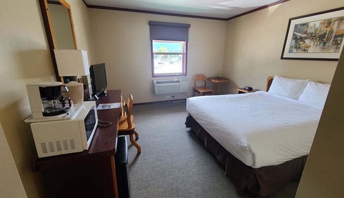 Room, 1 Queen Bed (Not Pet Friendly)