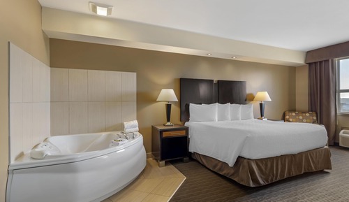 Suite, 1 King Bed, Non Smoking, Jetted Tub