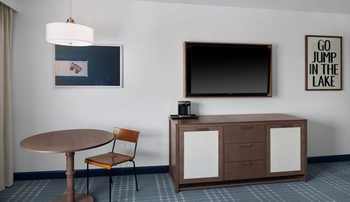 Room, 1 King Bed, Lakeside (Hearing)