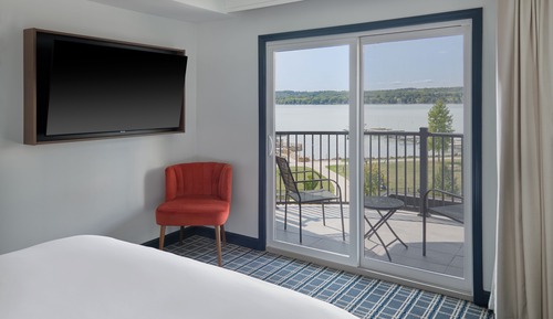 Studio, 1 King Bed, Lakeside