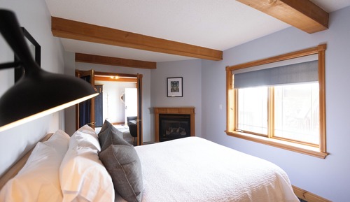 Deluxe Suite, 1 Bedroom, Kitchenette, Lake View